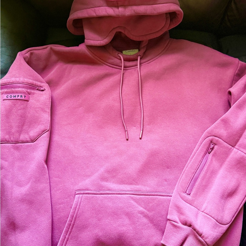 Comfrt Berry Airplane Mode Hoodie L